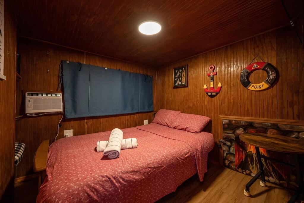 Beautiful Houseboat In Key West Hotell Exteriör bild
